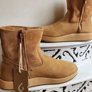 NEW - real shearling and nubuck zip ankle bootie chukka